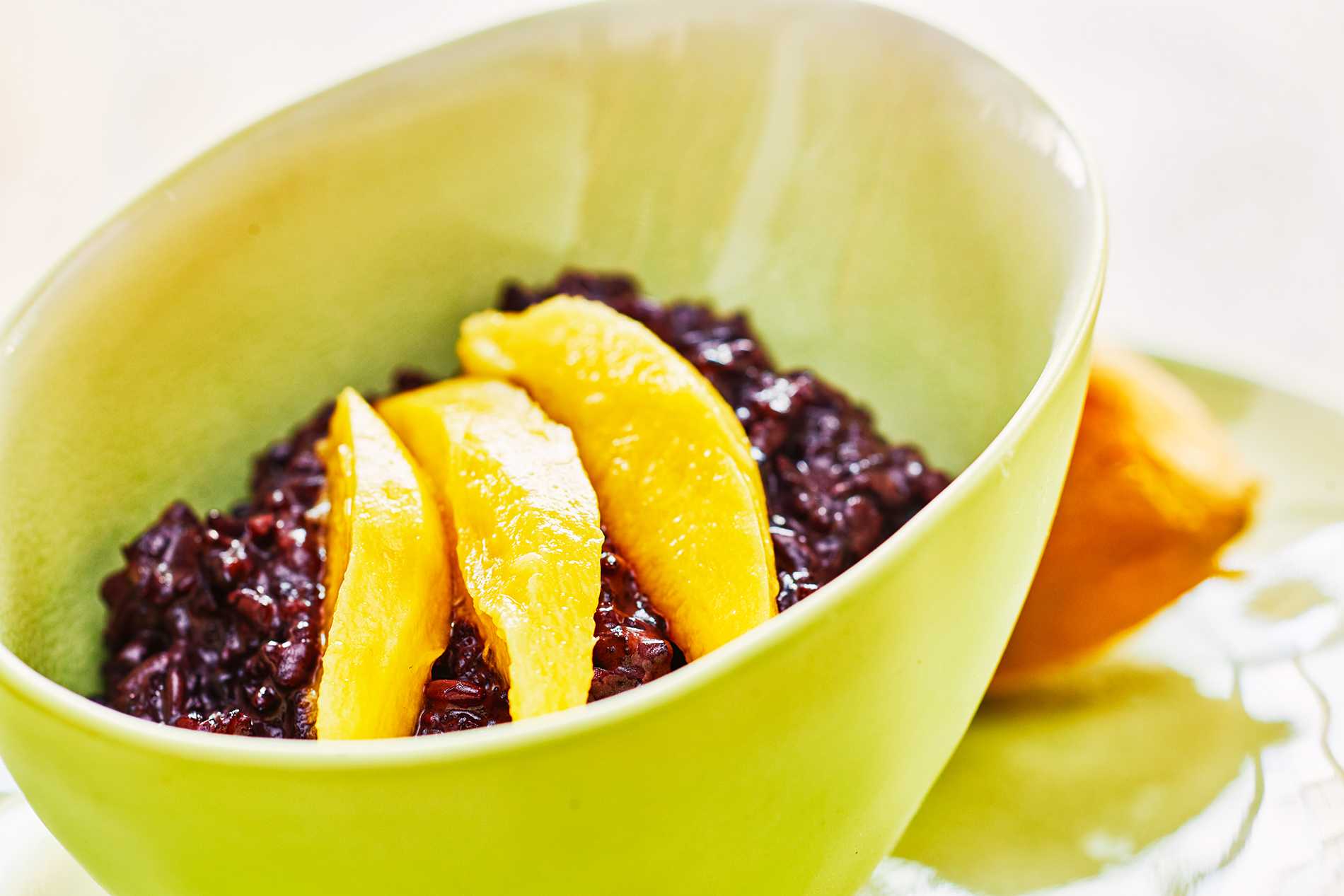 Black sticky rice with mango