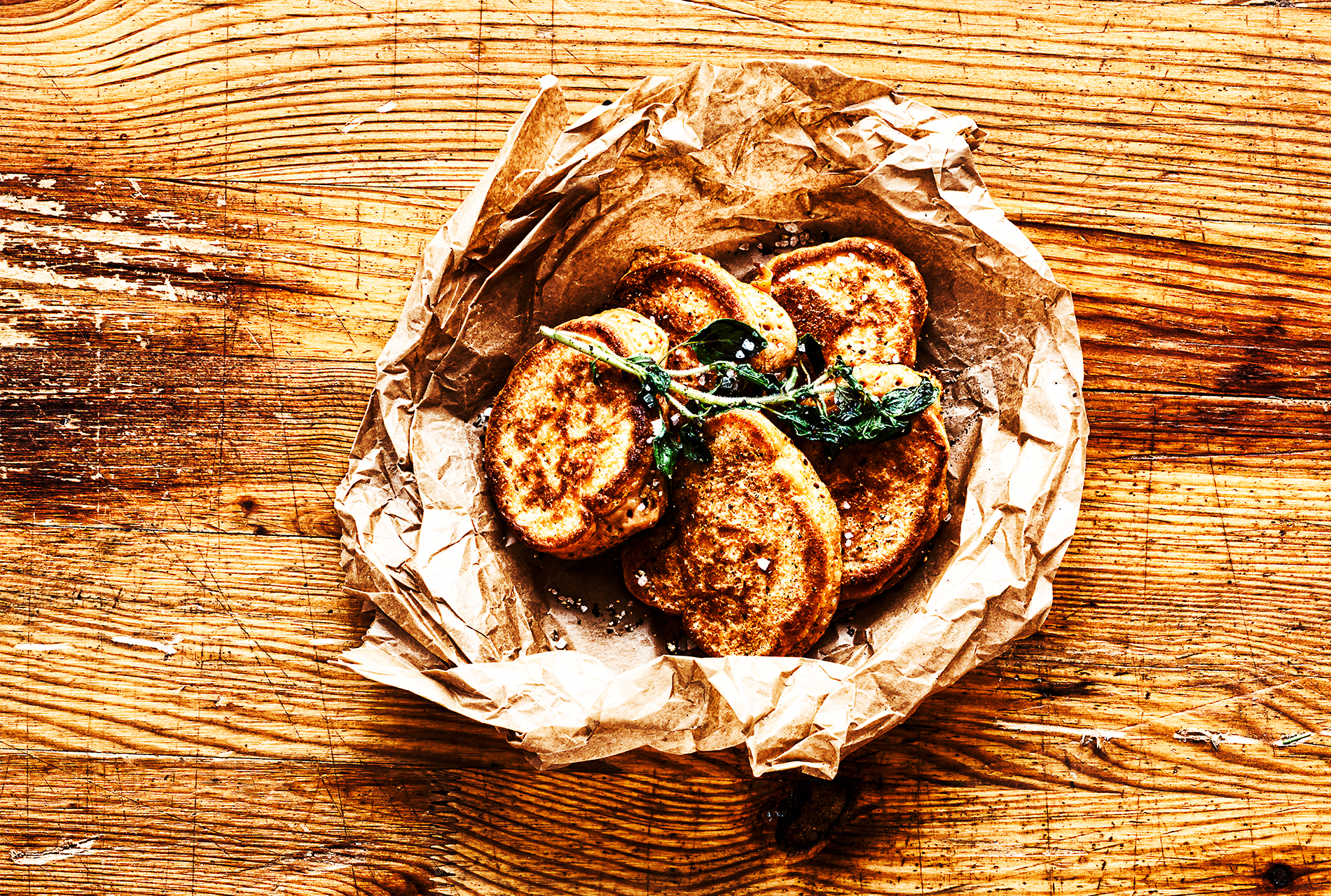 Blini mit Tomatenmark und Oregano