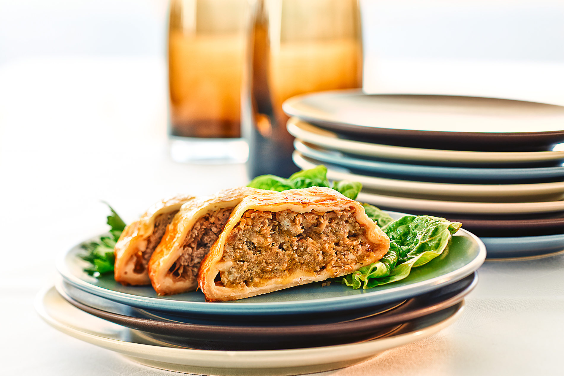 Bratwurst-Strudel mit Currysauerkraut