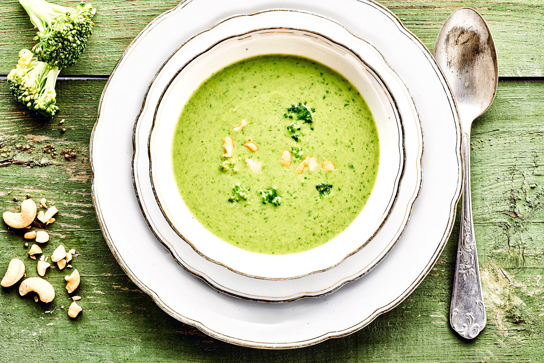 Brokkoli-Cashew-Suppe