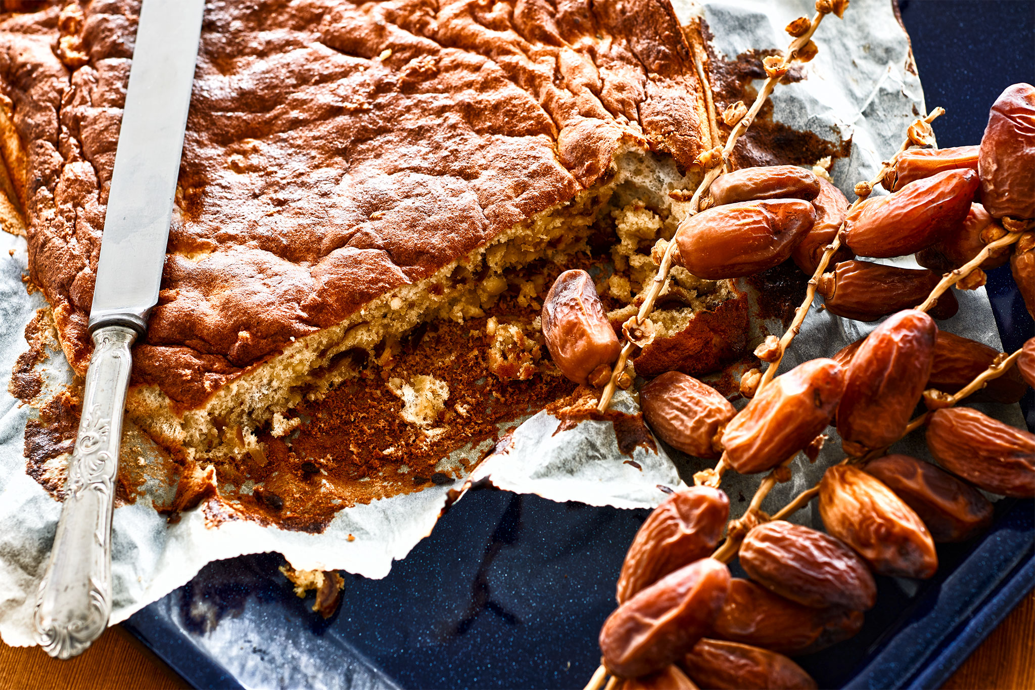 Dattelkuchen mit Zimtcreme