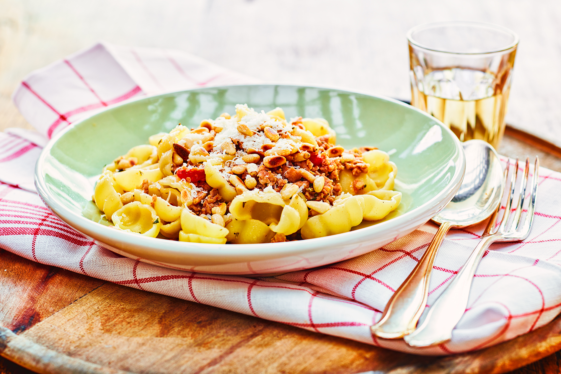 Gnocchetti Sardi mit Salsiccia und Pinienkernen