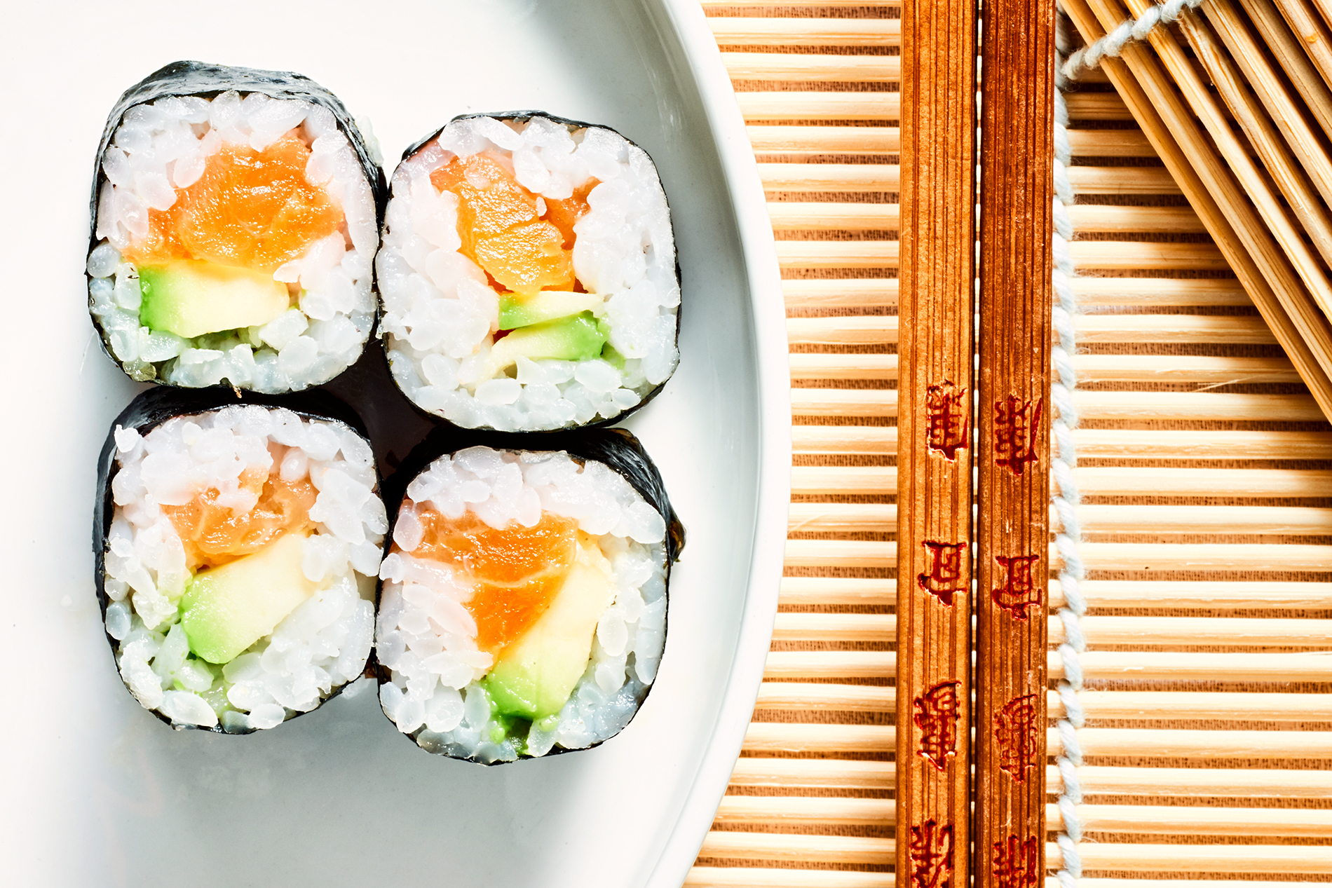 ||||||||Maki mit Lachs und Gurke|||