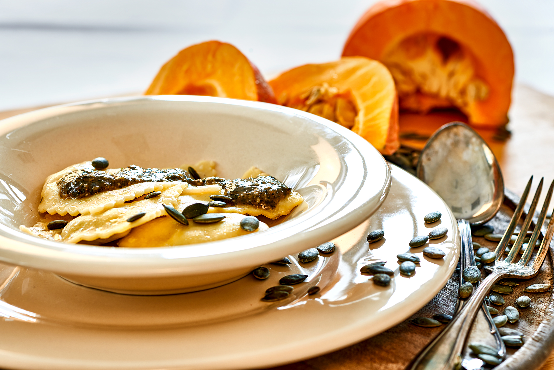 Kürbis-Ravioli mit Kürbiskern-Pesto