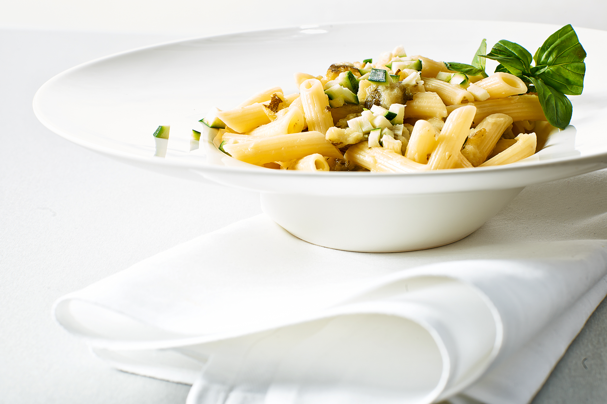 Pasta with zucchini and lemon