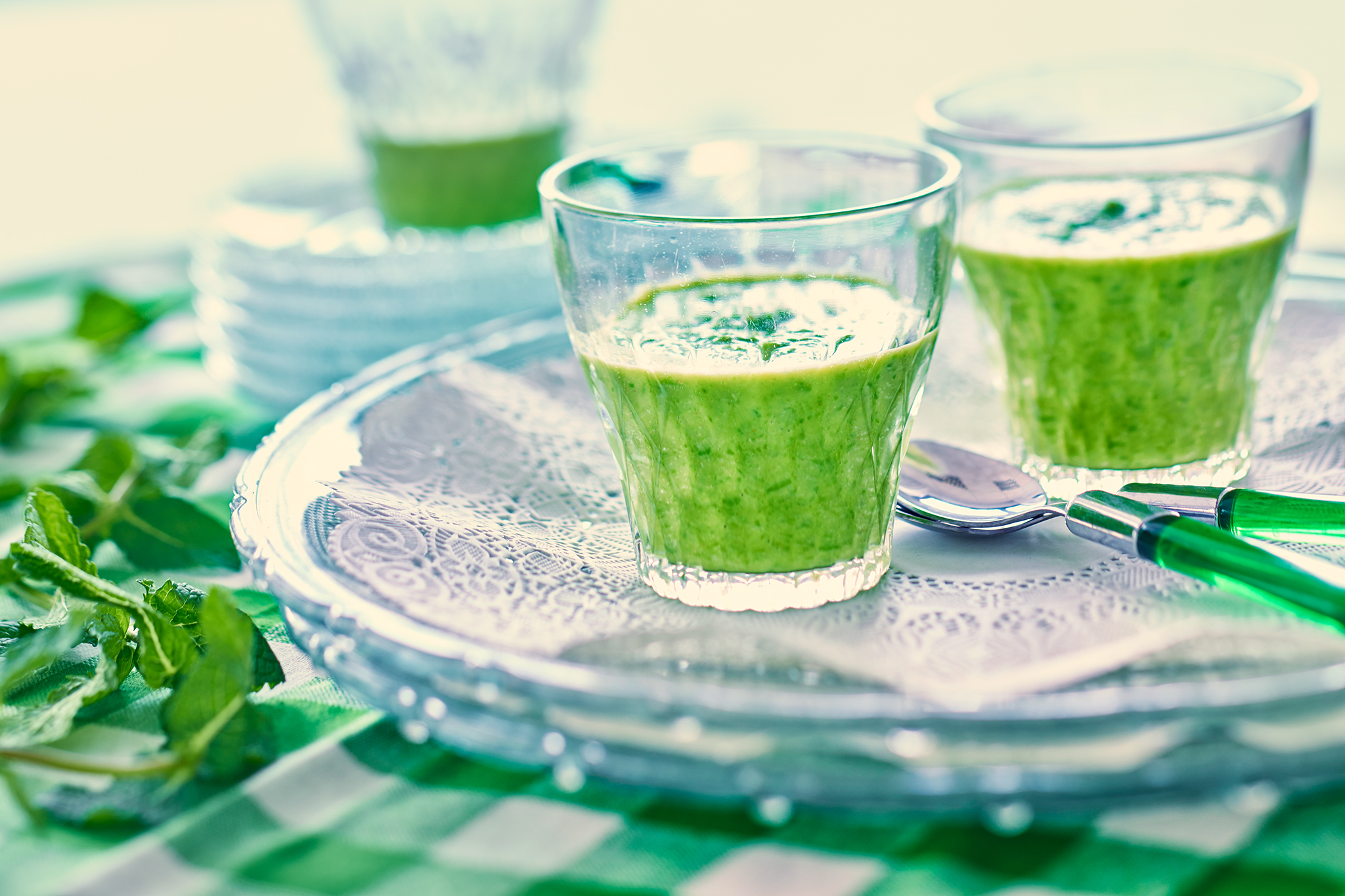 Pea soup with mint