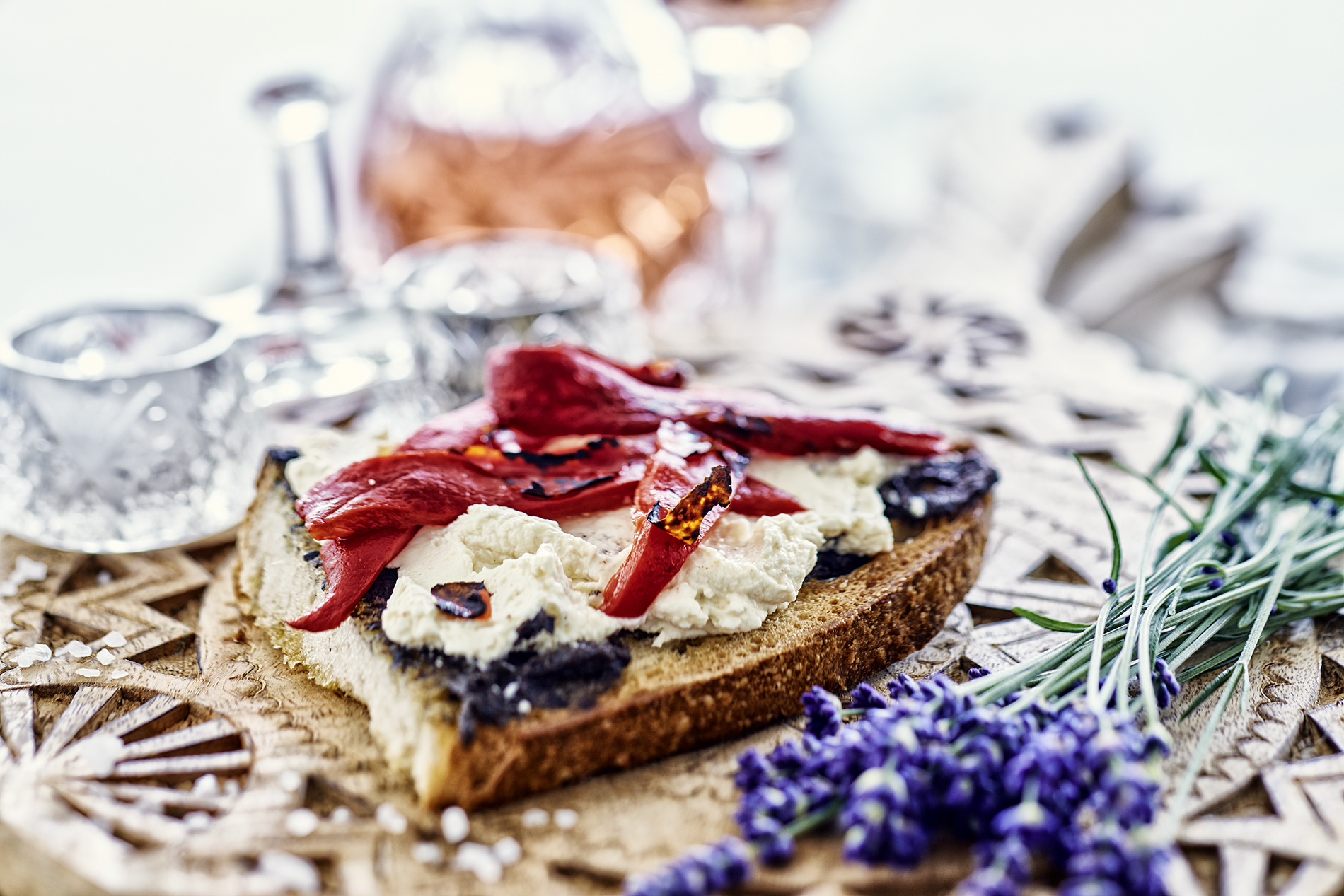 Toasted bread with goat’s cheese and tapenade