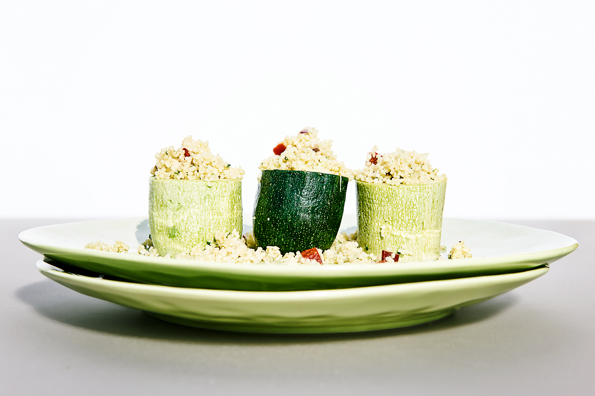 Zweierlei Zucchini gefüllt mit Gemüse-Couscous